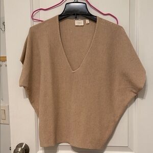 Cyrus V-Neck Short-Sleeve Sweater in Camel/Taupe